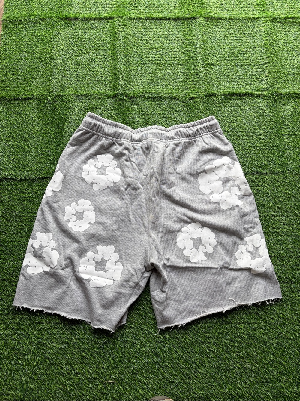 Grey and White Denim Tears Shorts - Picture 3 of 3